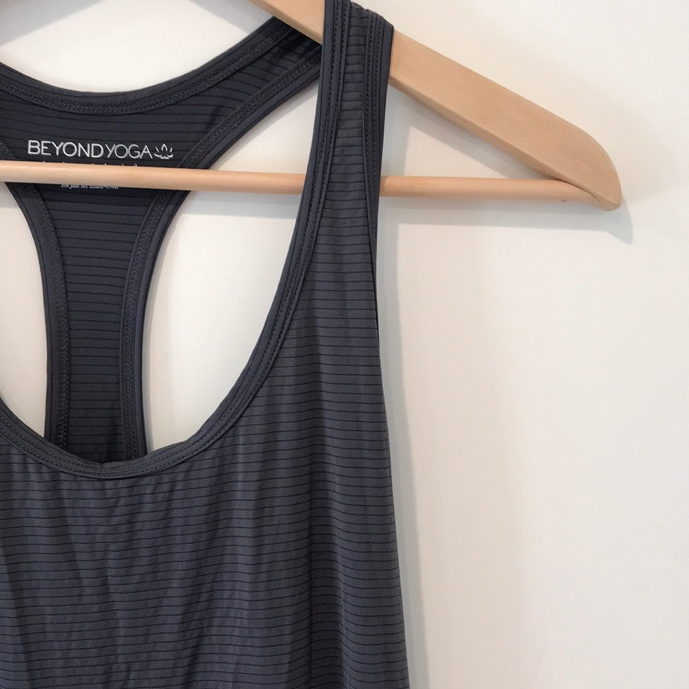 BEYOND YOGA Racerback Slit Tank - Picture 4 of 6
